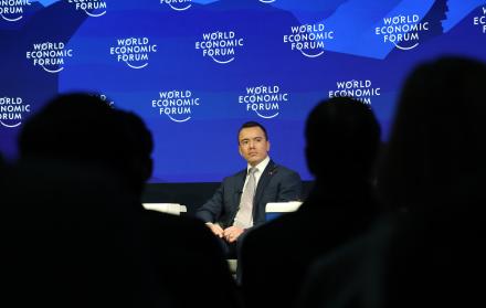 En el Foro Económico Mundial de Davos 2026, Daniel Noboa sostuvo que el país atraviesa una de sus etapas más favorables en materia de reducción de pobreza.