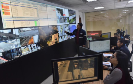 En Itchimbía, en el Centro de Operaciones de Emergencia, se instaló el Centro de Comando o C5 de la capital, aún en desarrollo.