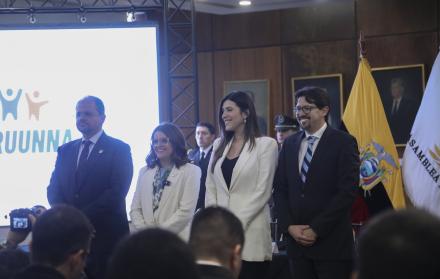 El ministro del Interior John Reimberg presentó el proyecto y la vicepresidenta María José Pinto fue testigo.
