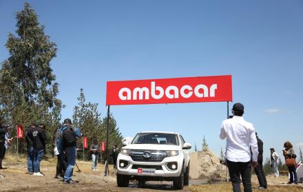 Lanzamiento de la nueva camioneta Ambacar