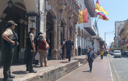 Referencial, Ciudadanos pasean en Cuenca.
