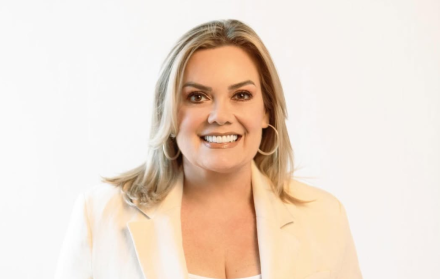 Úrsula Strenge hizo el anuncio a través de redes sociales.