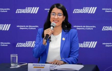 Gilda Alcívar presentó el calendario escolar