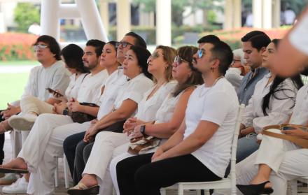 Familiares y amigos de Efraín Ruales se reunieron para rendirle un homenaje.