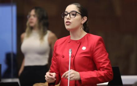 Propuesta. 14 asambleístas entregaron su firma de respaldo al proyecto de Camila León (ADN).