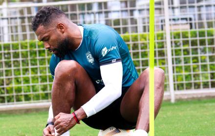 Gabriel Achilier, a meses de los 41 años, espera cerrar su futuro en la Serie A de Ecuador.