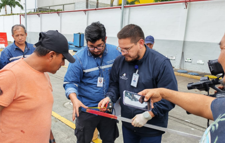 La ARCH clausuró una gasolinera en el sector de La Aurora, en Daule, tras detectar gasolina adulterada con agua.
