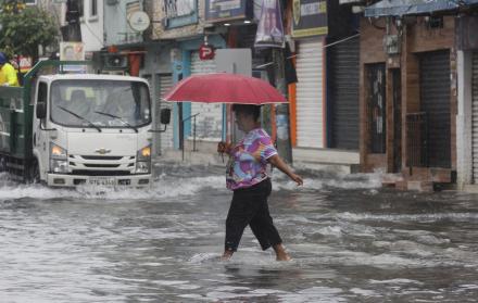 lluvia e inundación en Guayaquil