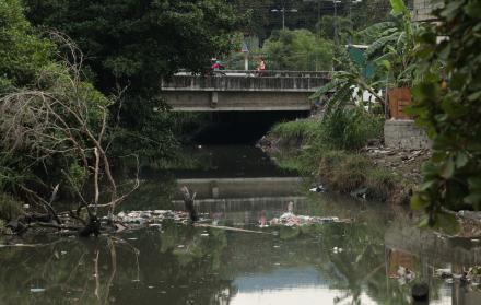 contaminación estero Salado
