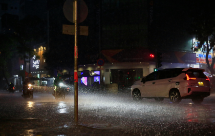 conducir bajo la lluvia