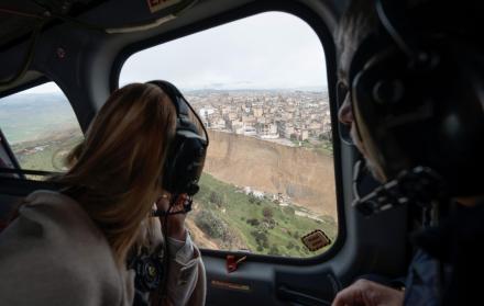 Giorgia Meloni , sobrevuela el pueblo siciliano de Niscemi