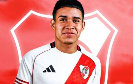 Kendry Páez ya esta en Buenos Aires para unirse a River Plate.