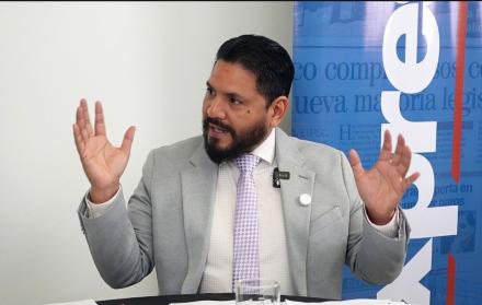 El actual asambleísta y exalcalde de Santa Elena Otto Vera responde a los cuestionamientos por la venta de terrenos.