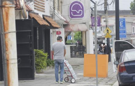 CALLE GUAYACANES URDESA