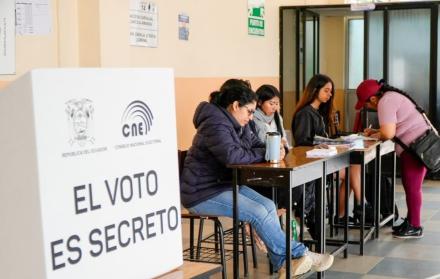 El CNE comenzó el proceso de pago de la compensación económica destinada a los Miembros de las Juntas Receptoras del Voto.