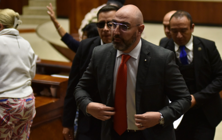 Godoy aplazó presentación de sus pruebas