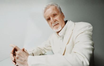 James Cameron tiene 71 años