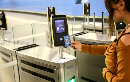 cobro pasajero metro de quito