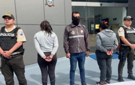muejeres detenidas por falsificar dinero en Quito