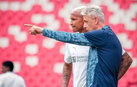 Liga de Quito, Noche Blanca 2026, refuerzos, Deyverson