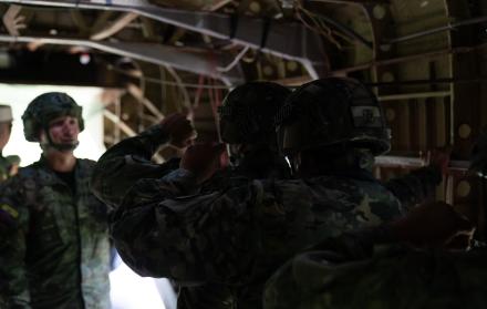 Un documento interno plantea la posible aplicación de nuevas directrices del Comando Conjunto de las Fuerzas Armadas a invitación de medios de comunicación.