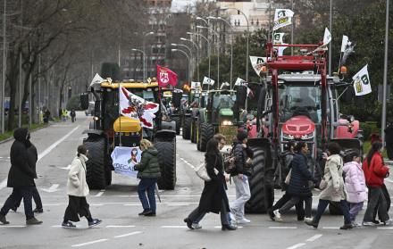 Cientos de tractores y agricultores en Madrid