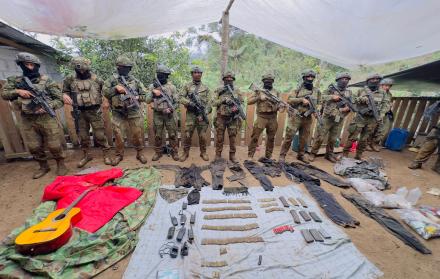 El Ejército de Ecuador informó que neutralizó un campamento perteneciente al Frente Oliver Sinisterra.