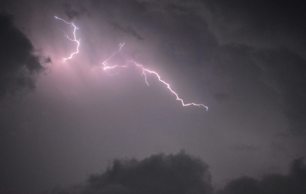 Inamhi pronostica fuertes lluvias en la Sierra y Litoral.