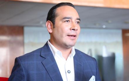 El CAL resolvió suspender por nueve días sin remuneración al asambleísta Juan Andrés González Alvear.