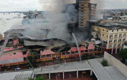 Incendio Guayaquil Multicomercio