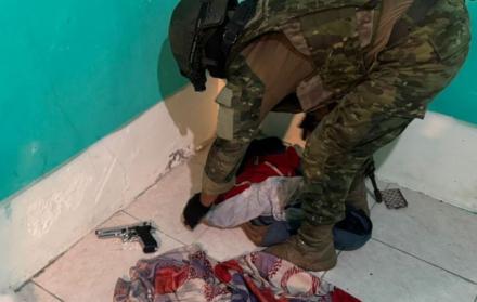 Una operación militar permitió desmantelar un presunto centro de expendio de drogas en el cantón Balzar