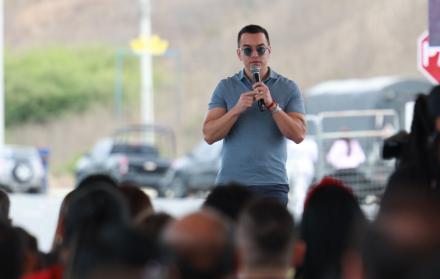 Daniel Noboa dijo que el Gobierno implementará el sistema de la 'tercera placa' para el control de los vehículos en Ecuador.