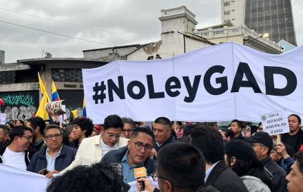 marcha en contra del COOTAD en Quito