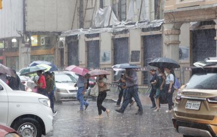 LLuvia Guayaquil.