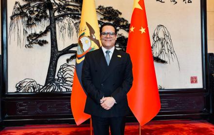 José Julio Neira confirmó que el Sercop relanzó un proceso de subasta inversa para 193 medicamentos.