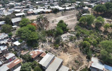 Portoviejo deslizamiento de tierra por el invierno.