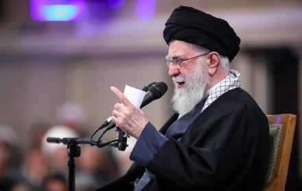 Donald Trump confirma la muerte del líder supremo iraní Alí Jameneí tras ataques EE. UU.-Israel