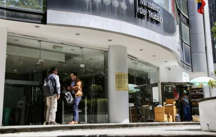 Quito. El Ministerio del Trabajo, dirigido por Harold Burbano, inscribe y levanta los impedimentos laborales.