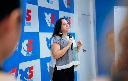 GABRIELA RIVADENEIRA PRESIDENTA RC5