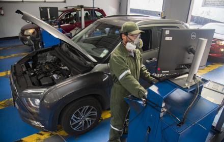 CENTRO DE REVISION TECNICA VEHICULAR -QUITO