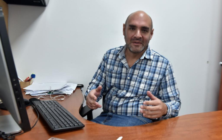 José Salazar, profesor de la Uisek.