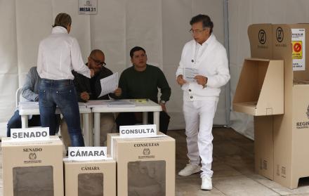 Gustavo Petro vota en elección legislativa 2026 y consulta