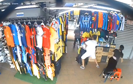 Asalto a vendedora de camisetas en la Bahía