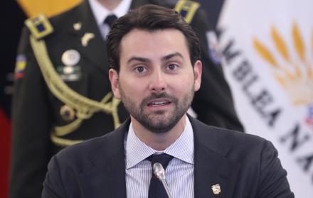 Niels Olsen anunció la suspensión del tratamiento del pedido para levantar la inmunidad del asambleísta Juan González.