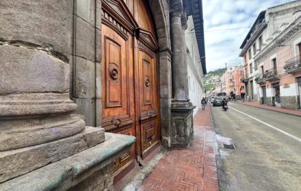 Grafitis marcha Quito