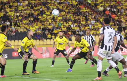 BARCELONA VS BOTAFOGO (16025635) ujbii