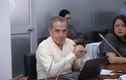 Ricardo Patiño cuestionó el procedimiento aplicado para levantar la inmunidad parlamentaria de Juan Andrés González.