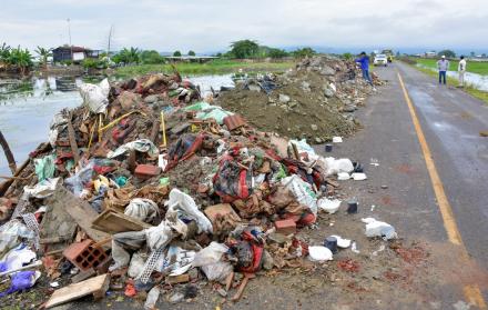 prefecta marcela aguiñaga desechos