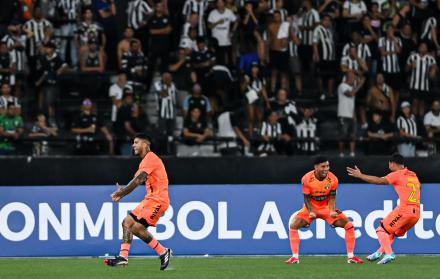 Barcelona derrotó a Botafogo en Brasil.