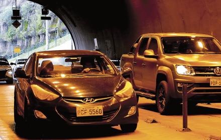 Movilidad. El carril central del túnel, que originalmente estaba destinado para emergencias, fue habilitado para mejorar la fluidez del tránsito en la zona.
